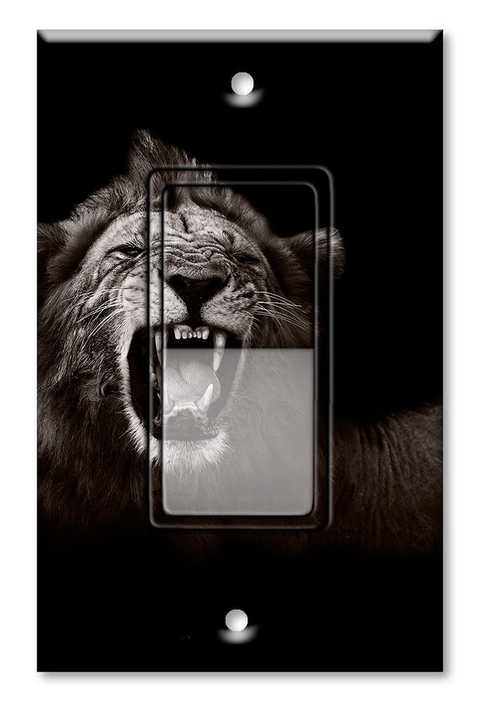 Lion Roaring - #2759